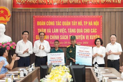 Quận Tây Hồ: chăm lo, hỗ trợ người dân nơi chiến trường cũ Vị Xuyên
