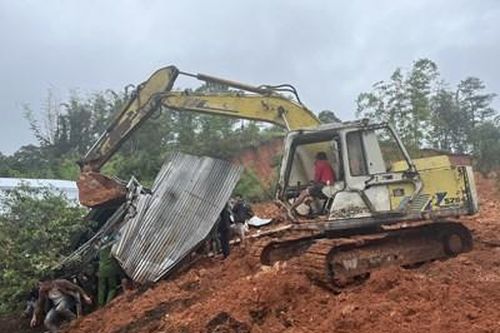 Lâm Đồng: Sạt lở đất nghiêm trọng làm 2 người thương vong