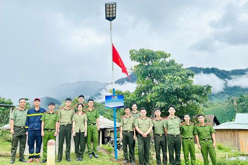 Tuổi trẻ Quảng Nam hành quân về với bà con vùng cao