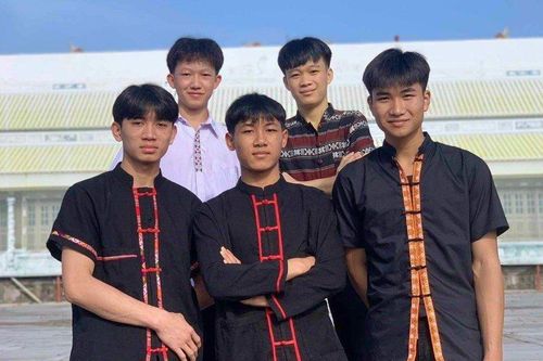 Ước mơ trở thành bộ đội biên phòng của chàng trai người Ơ Đu