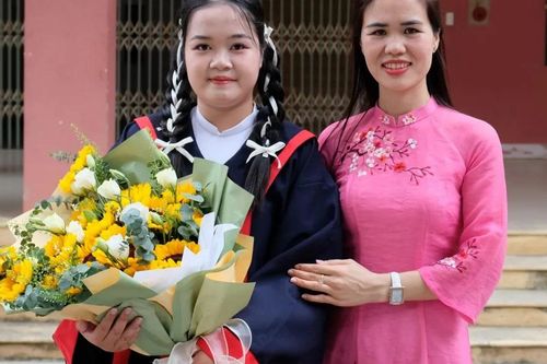 Nữ sinh có điểm thi cao nhất Quảng Trị muốn làm cô giáo để 'truyền lửa' cho trò