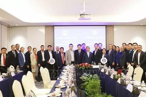 Trao tặng Huân chương Hữu nghị cho các thành viên Trung ương Hội hữu nghị Lào-Việt