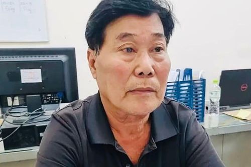Vận động đối tượng đối tượng bị truy nã 40 năm ra đầu thú