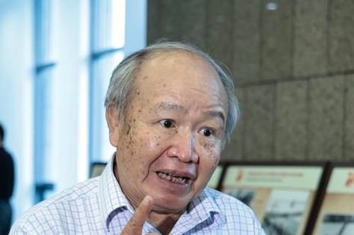 Tranh thủ mâu thuẫn nước lớn