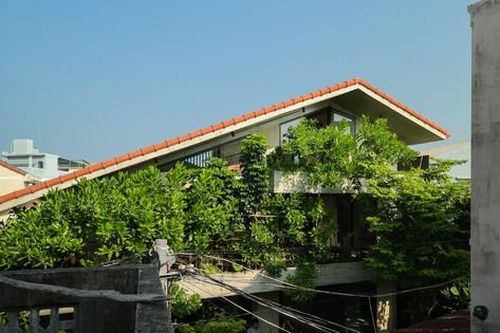 Cách xây dựng nhà mái ngói hướng Tây thoáng mát lại tiết kiệm chi phí