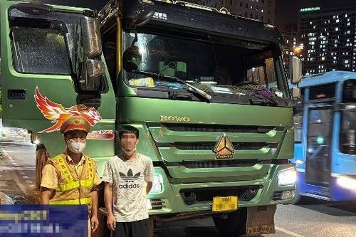 Phát hiện tài xế xe ben chở quá tải, dương tính với ma túy