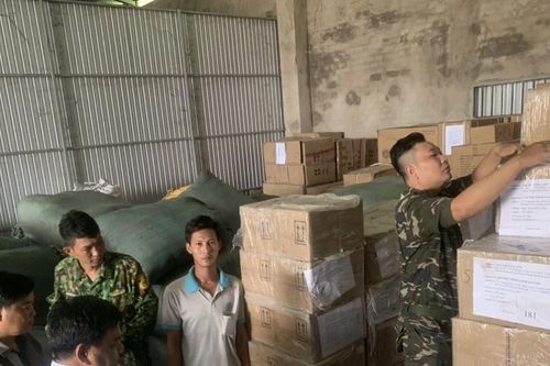 Tạm giữ 11,7 tấn sản phẩm nghi vấn là mật ong không rõ nguồn gốc xuất xứ