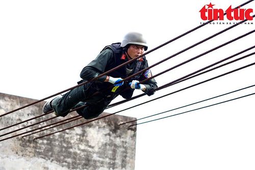 Lực lượng Cảnh sát đặc nhiệm - 'Quả đấm thép' của lực lượng công an nhân dân