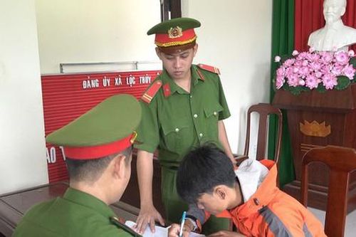 Khởi tố đối tượng đâm trọng thương 1 người do tranh giành bỏ nem, chả
