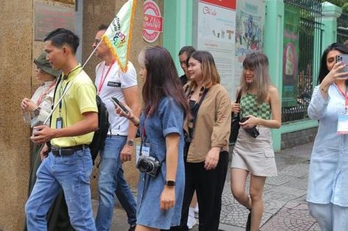 Mở tour đi bộ tham quan TPHCM miễn phí
