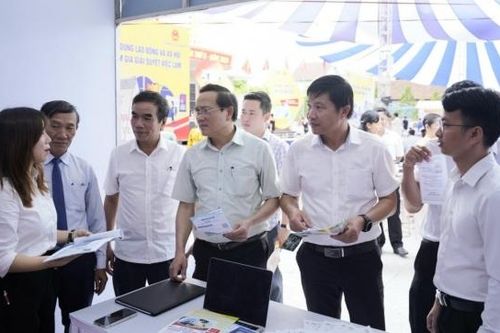 Thừa Thiên Huế: Tuyển dụng hơn 13.000 lao động tại Ngày hội việc làm lần 2