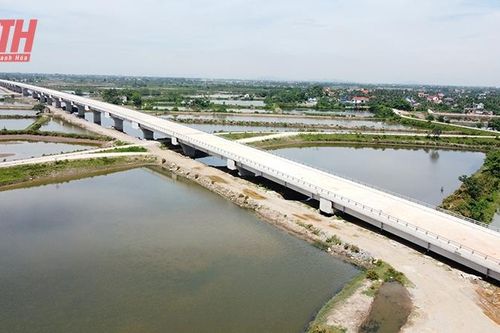 Những cây cầu mở hướng tới tương lai...