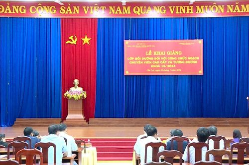Gia Lai: Khai giảng lớp bồi dưỡng đối với công chức ngạch chuyên viên cao cấp và tương đương