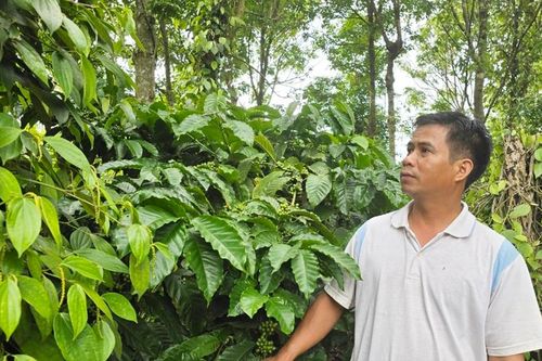 Anh Ksor Phiếu cán bộ thôn hết lòng vì cộng đồng