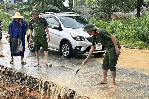 Thanh Sơn (Phú Thọ): Ứng phó sạt lở nghiêm trọng do mưa lũ gây ra