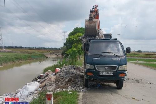 Hải Dương: Khắc phục tình trạng đổ trộm rác thải ven đường ở huyện Bình Giang