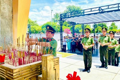 Văn phòng Bộ Công an tổ chức hoạt động về nguồn tại Quảng Trị