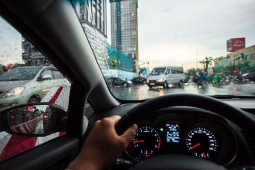 Vì sao ô tô đi trong thành phố tốn nhiên liệu hơn cao tốc?
