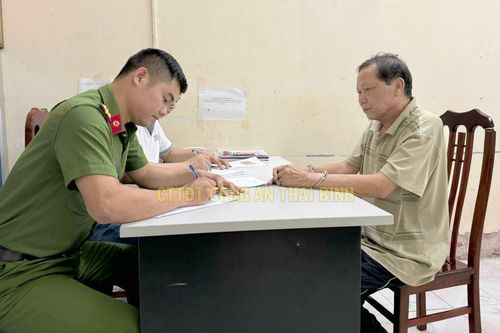 Bắt giữ kẻ trốn nã suốt 33 năm tội chống người thi hành công vụ