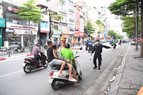 Hiệu ứng tích cực từ 10 Tổ công tác đặc biệt trong xây dựng văn hóa giao thông Thủ đô