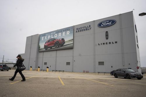 Trung tâm xe điện của Ford chuyển sang sản xuất bán tải