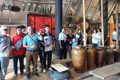 Sôi động trại sáng tác văn học dành cho thanh thiếu niên
