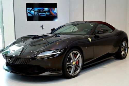 Cận cảnh Ferrari Roma Spider vừa ra mắt tại Việt Nam, giá từ 20 tỷ đồng