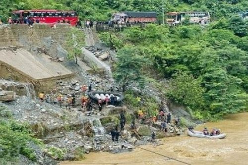 Chuyên gia Ấn Độ giúp Nepal tìm kiếm nạn nhân trong thảm họa lở đất