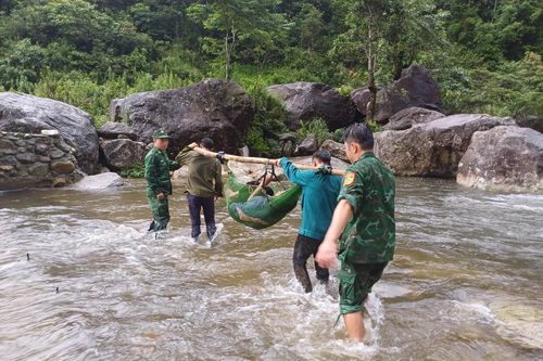 Lai Châu: Cứu sống người đàn ông sau 4 ngày bị rơi xuống vực trong rừng