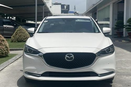 Doanh số ảm đạm, Mazda6 lược bớt phiên bản tại Việt Nam
