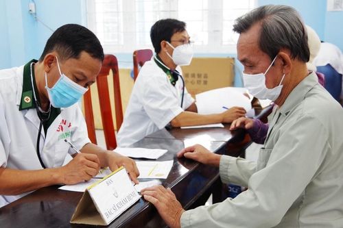 Khám bệnh và phát thuốc miễn phí cho bà con vùng biên giới tỉnh An Giang