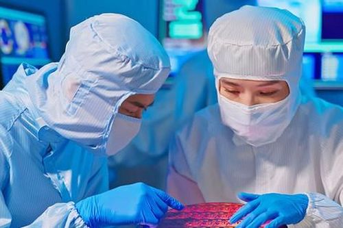 Người tài về Bắc Ninh được hỗ trợ 1 tỷ; Trường ĐH Kinh tế Quốc dân bổ nhiệm 3 hiệu trưởng