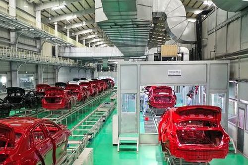 Việt Nam đối mặt nguy cơ bị kiện nếu giảm 50% lệ phí trước bạ ô tô