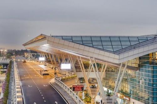 Khách nam đột tử ở sân bay Đà Nẵng