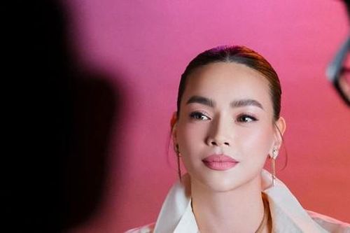 Showbiz 21/7: Hồ Ngọc Hà và nhiều ca sĩ thông báo hoãn show