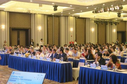Hội nghị khoa học 'Ghép màng ối điều trị các bệnh lý bề mặt nhãn cầu'