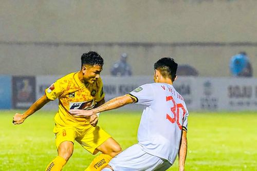 Cựu hậu vệ Sông Lam Nghệ An Nguyễn Sỹ Nam rời xứ Thanh