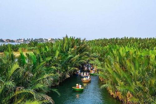 Gió mỗi mùa vẫn thức