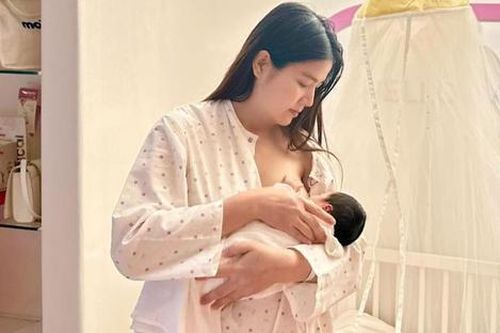 Kha Ly bày tỏ nỗi lòng làm mẹ khi chăm sóc con gái đầu lòng, nghe xong ai cũng đồng cảm