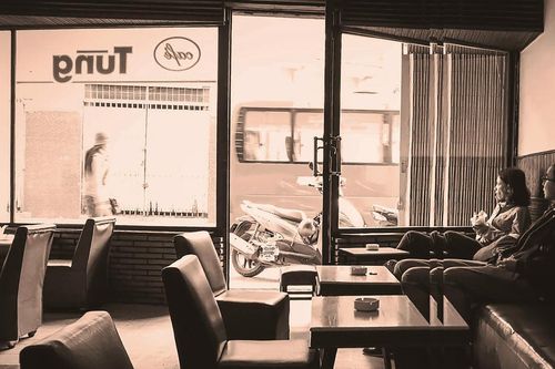 Café Tùng: Trên những dấu chim di