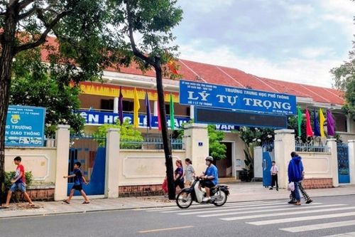 Khánh Hòa: Vì sao nhiều trường tuyển sinh lớp 10 phải xét thêm tiêu chí phụ?