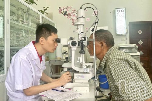 Khám bệnh, cấp thuốc miễn phí cho 150 người có công với cách mạng
