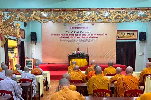 Trưởng lão Hòa thượng Viên Minh thuyết giảng tại trường hạ chùa Tuyền Lâm (Q.6, TP.HCM)