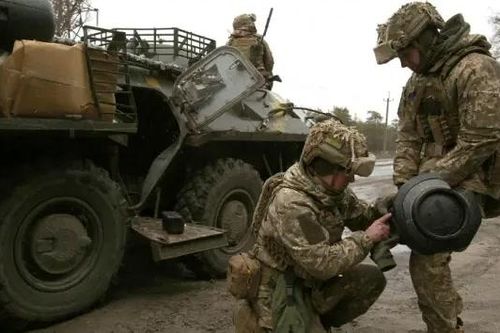 Ukraine tăng chi tiêu quốc phòng gần 12 tỷ USD