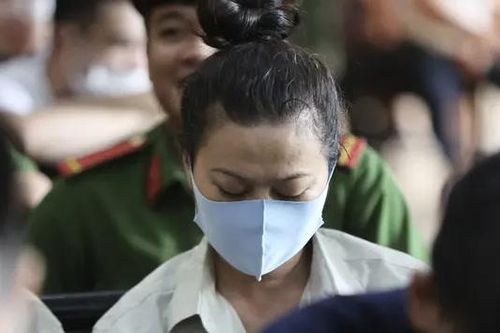 'Trùm' vụ buôn lậu hơn 6 tấn vàng lãnh 18 năm tù