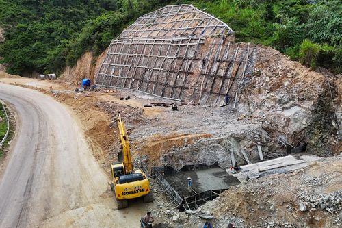 Gấp rút thi công cung đèo 'ám ảnh tài xế nhất', dự kiến xong trước mùa mưa