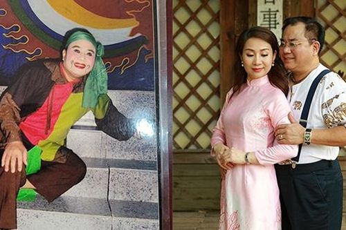 Đời thực bình yên bên vợ kém 13 tuổi của nam NSND chèo mang quân hàm Đại tá