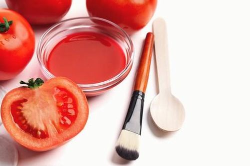 Lợi ích của việc đắp cà chua lên mặt