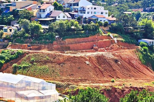 Ông chủ dự án thung lũng hoa Đà Lạt bị ngân hàng rao bán nhà trăm tỷ