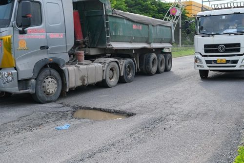 Vĩnh Phúc: đường Nguyễn Tất Thành hư hỏng xuống cấp và trách nhiệm của các bên